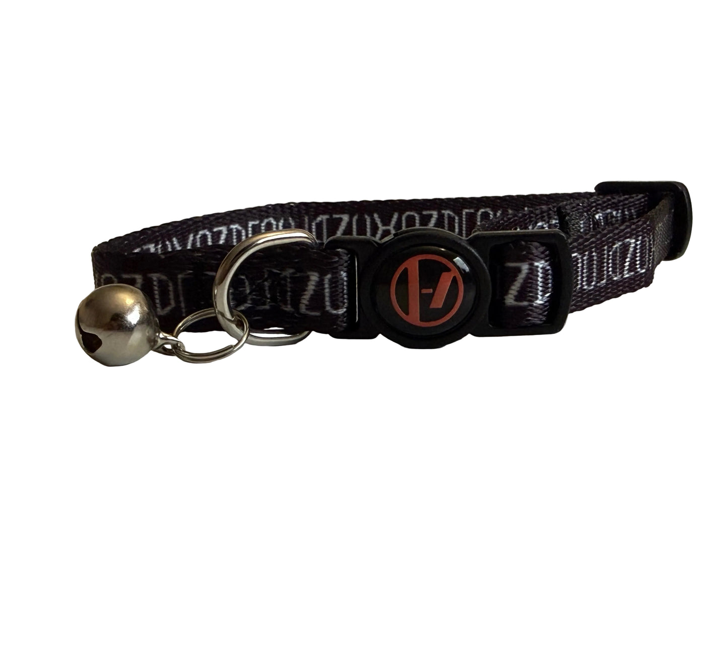 Clancy cat collar